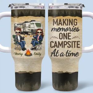 Toi et moi, partenaires de camping pour la vie - Gobelet personnalisé en acier inoxydable de 1 134 ml avec poignée - Cadeau pour mari et femme, amoureux du camping