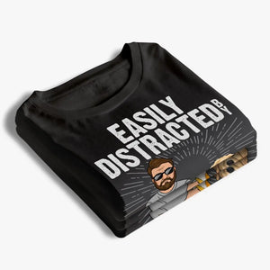 Facilement distrait par les chiens et la bière - T-shirt unisexe personnalisé pour chien, sweat à capuche, sweat-shirt - Fête des Pères, cadeau pour les propriétaires d'animaux et les amoureux des animaux