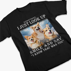 Photo personnalisée : votre souvenir est un compagnon constant - T-shirt unisexe personnalisé, sweat à capuche, sweat-shirt - Cadeau de condoléances pour les propriétaires et les amoureux des animaux