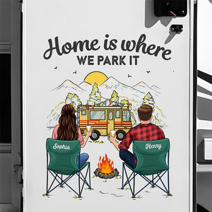 Notre maison est là où nous la garons - Autocollant de camping personnalisé pour camping-car - Cadeau pour mari, femme, amoureux du camping