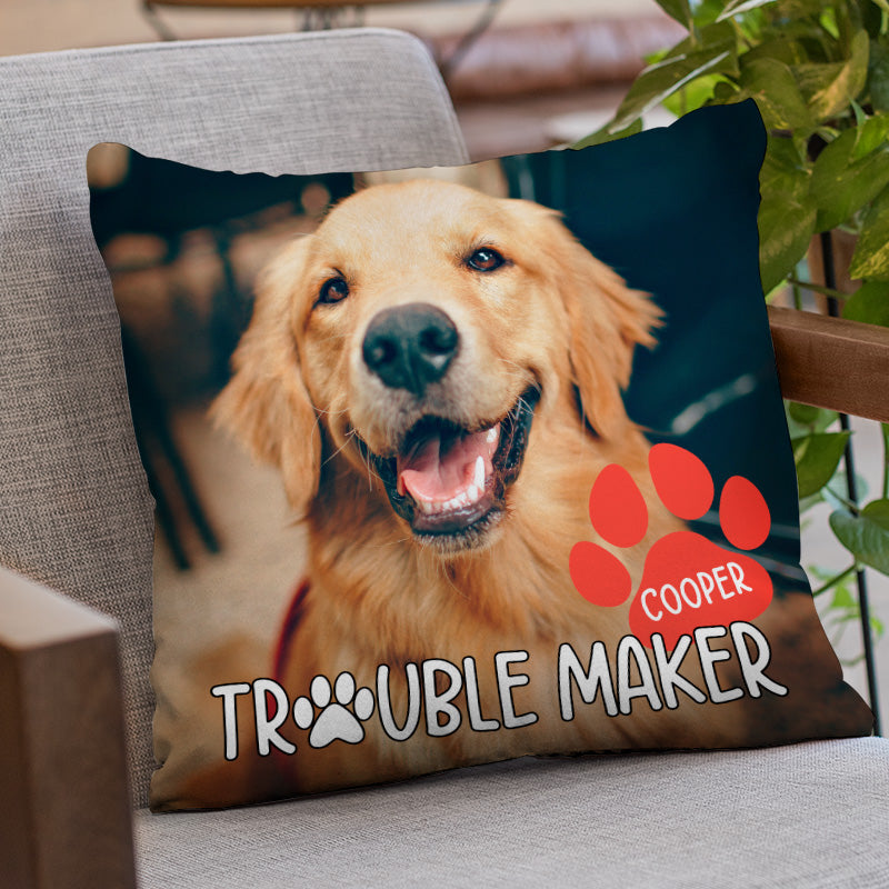 Coussin personnalisé avec photo « Trouble Maker » pour chien et chat – Cadeau pour propriétaires et amoureux des animaux