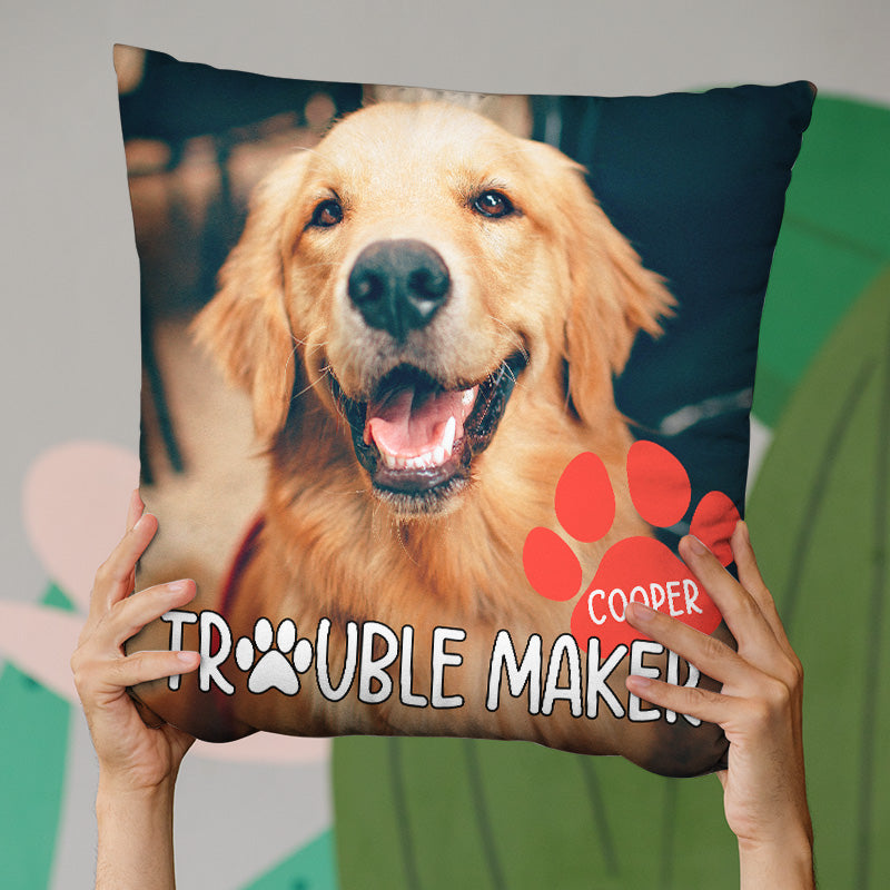 Coussin personnalisé avec photo « Trouble Maker » pour chien et chat – Cadeau pour propriétaires et amoureux des animaux