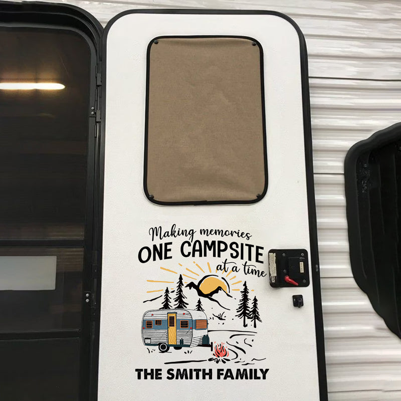 Notre histoire, notre vie, notre caravane - Autocollant personnalisé pour camping-car - Cadeau pour les amateurs de camping