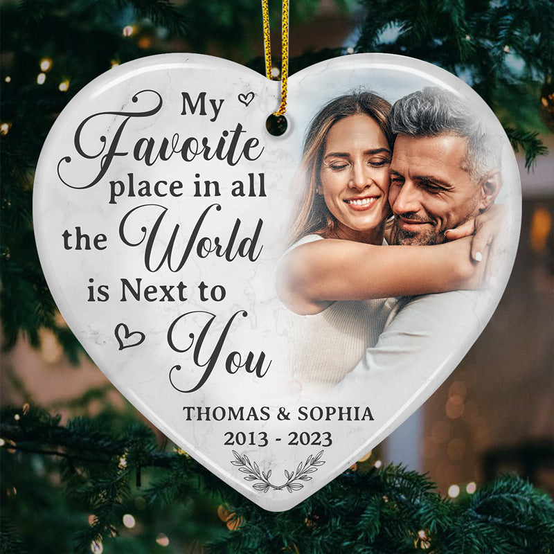 Photo personnalisée « Mon endroit préféré au monde » - Ornement personnalisé pour couple - En forme de cœur en céramique - Cadeau de Noël pour mari et femme, anniversaire