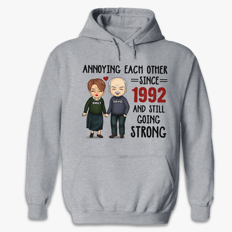 On s'ennuie, on continue à être forts - T-shirt unisexe personnalisé, sweat à capuche, sweat-shirt - Cadeau pour couple, mari et femme, anniversaire, fiançailles, mariage, cadeau de mariage