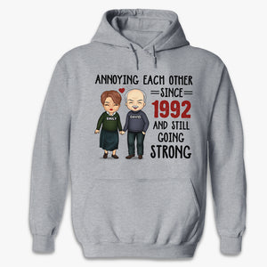 On s'ennuie, on continue à être forts - T-shirt unisexe personnalisé, sweat à capuche, sweat-shirt - Cadeau pour couple, mari et femme, anniversaire, fiançailles, mariage, cadeau de mariage