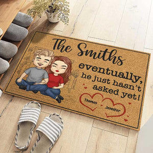 Finalement, il n'a tout simplement pas encore demandé - Tapis décoratif personnalisé pour couple - Cadeau pour mari et femme, anniversaire
