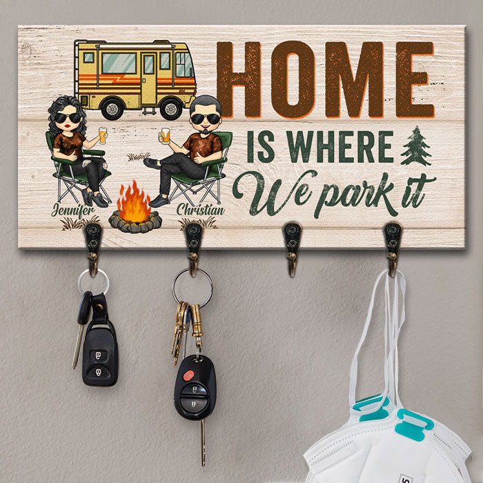 La maison est là où nous la séparons - Porte-clés personnalisé, porte-clés - Cadeau pour couples en camping, mari et femme