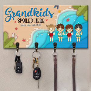 Petits-enfants gâtés ici, c'est l'heure de la plage - Porte-clés personnalisé, porte-clés - Cadeau pour grands-parents