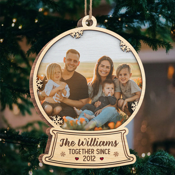 Famille ensemble depuis - Boule à neige personnalisée en bois avec photo de Noël - Télécharger une image, cadeau pour la famille, cadeau de Noël