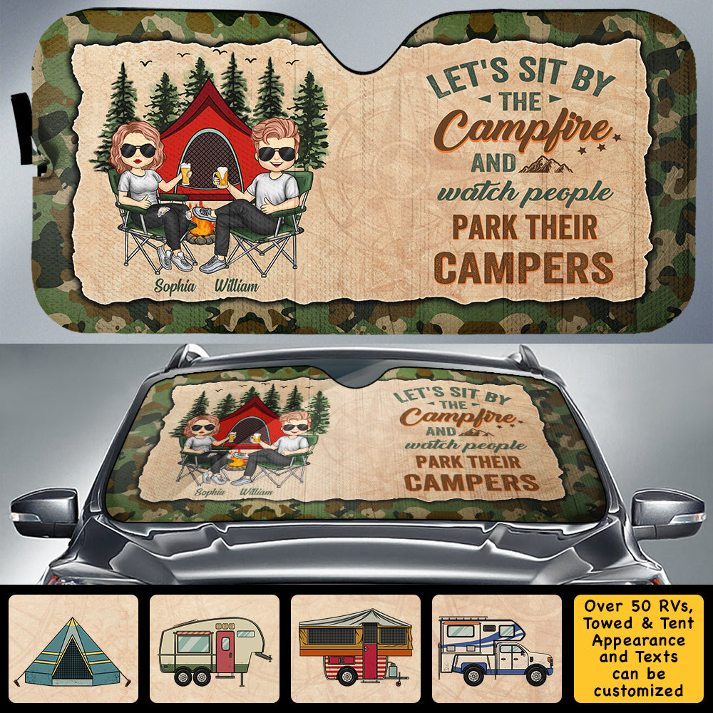 Asseyons-nous près du feu de camp - Pare-soleil automatique personnalisé - Cadeau pour couples et amateurs de camping